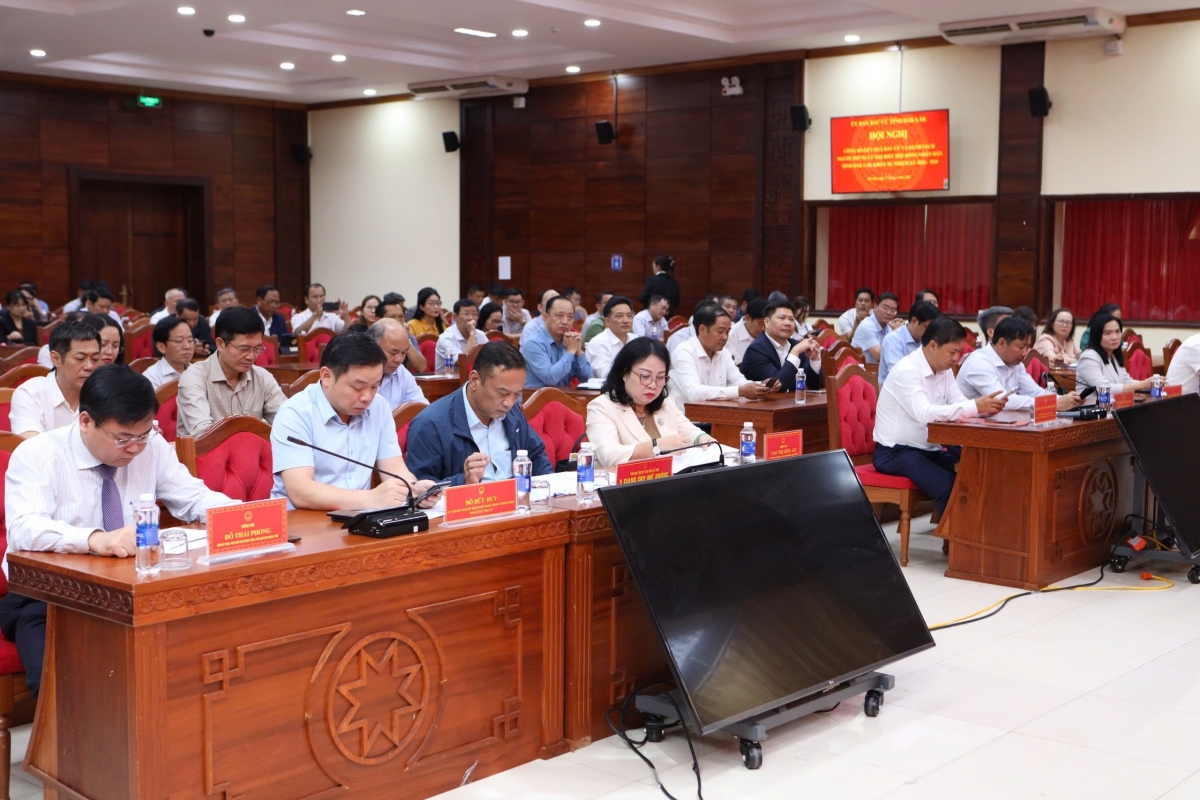 Càr Dăk Lăk yal cồng nha tĕ khà mờ khà măt cau geh pồ cau ala măt Mpồl duh broă Làng bol càr