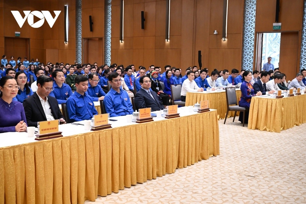 Thủ tướng Chính phủ Phạm Minh Chính đã gặp mặt các gương mặt trẻ Việt Nam tiêu biểu, triển vọng và cán bộ đoàn tiêu biểu nhân dịp kỷ niệm 95 năm Ngày thành lập Đoàn TNCS Hồ Chí Minh.