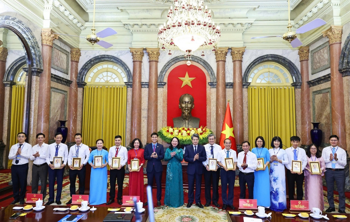 Phó Củ tịc lơgar mò Võ Thị Ánh Xuân pà phan ală kwang bàng geh pơn rơ tàm broă lơh tìp mat tơm boh bơr mờ cribơyai mpồl bal