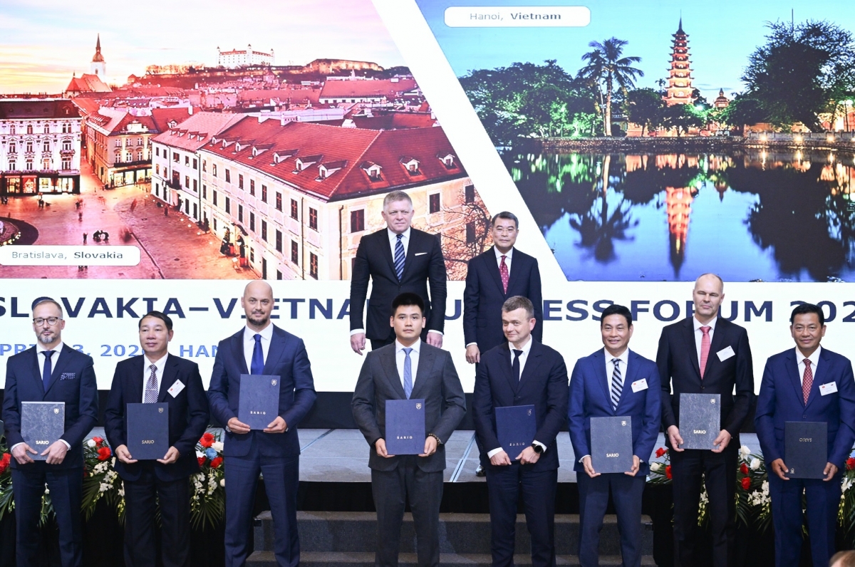 
Thủ tướng Slovakia hăm Thủ tướng Việt Nam vang năm Pơm lêh kĭ pơkăp 7 Hla bơar ƀlŏk hơdơ̆r jang hơdoi 2 teh đak.