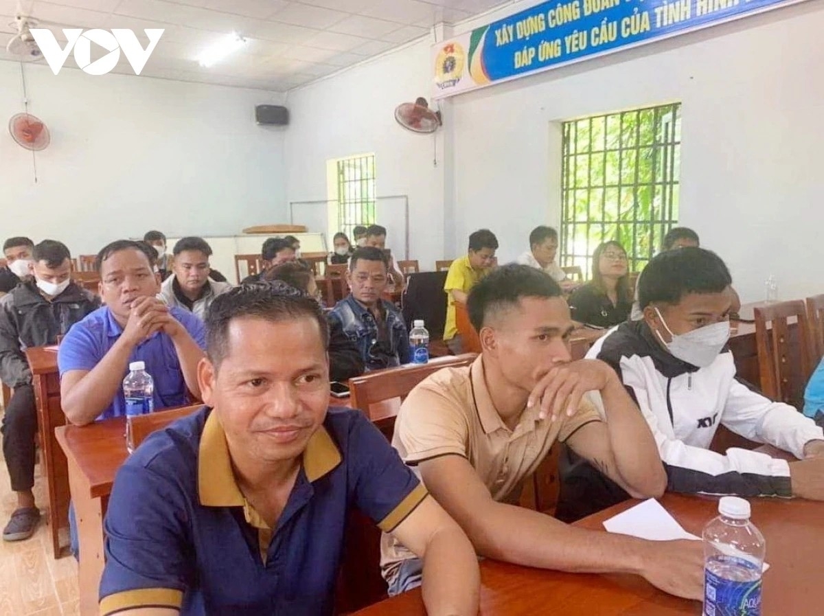 Gặp mặt thanh niên đi xuất khẩu lao động