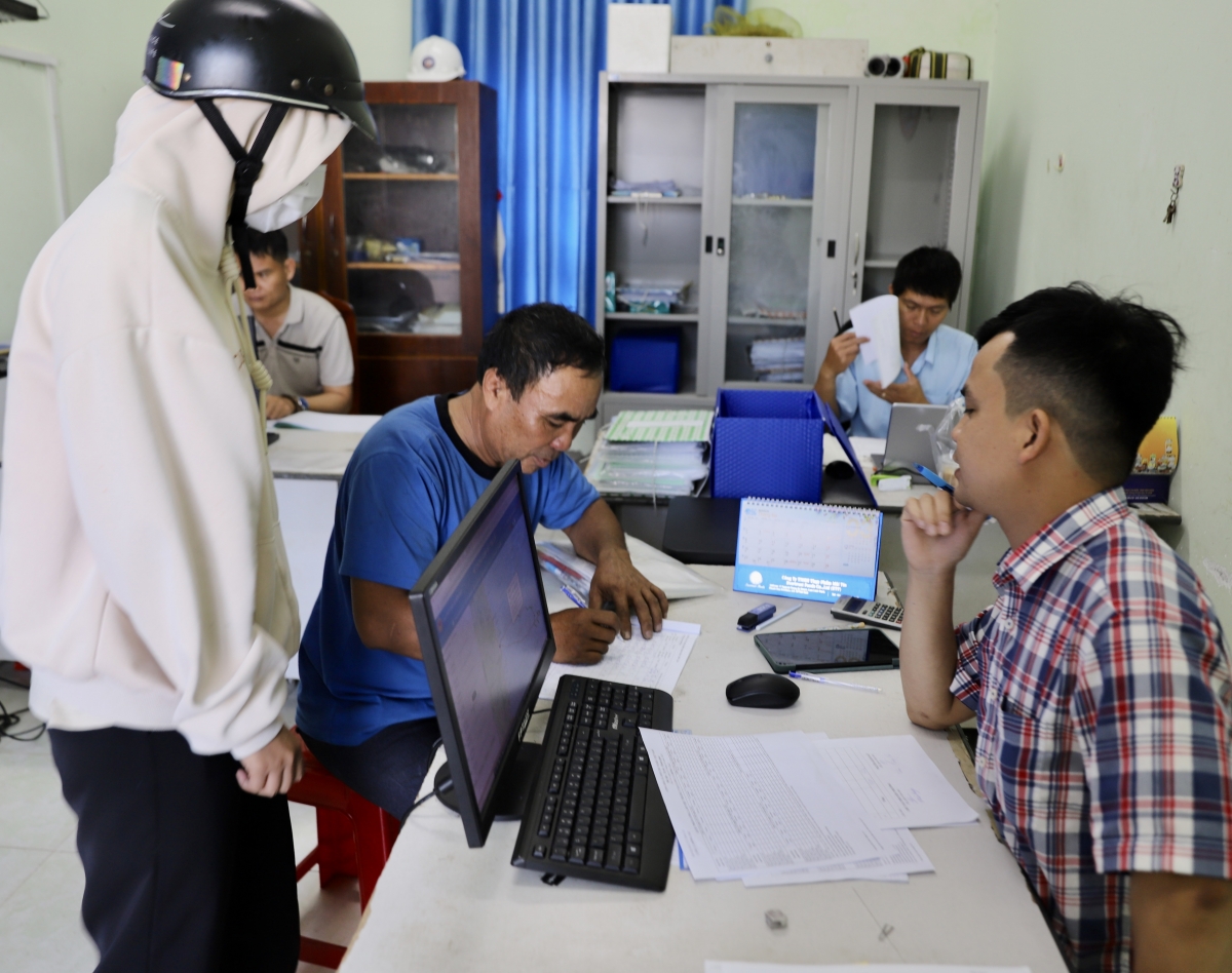 
Kon pơlei jang ka pơm kiơ̆ roi tơbăt trong rôp yâu ka hơdang hăm anih jang kơpal