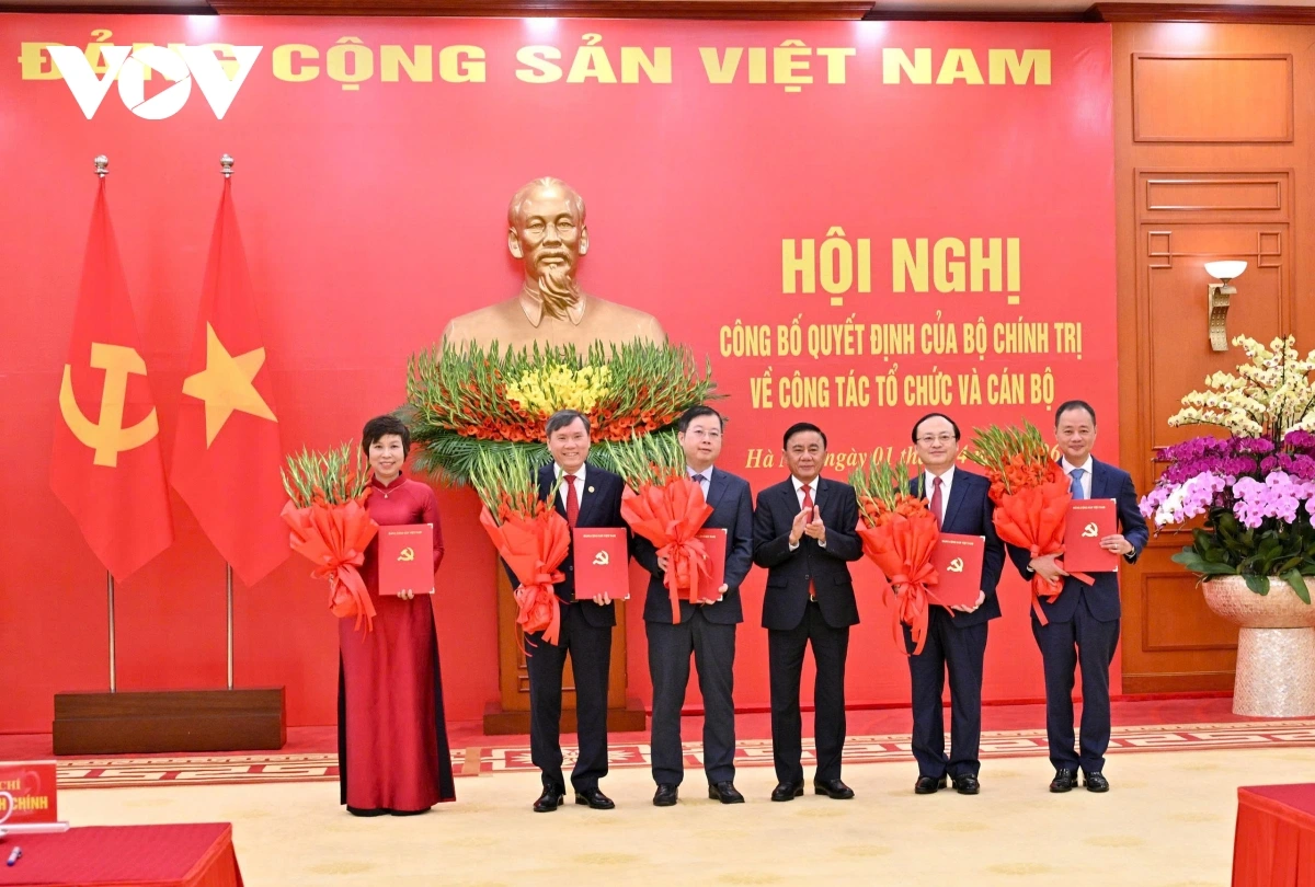 Pôa Trần Cẩm Tú, Kăn hnê ngăn pơcháu pơkâ ƀă diâp kơpâu reăng ăm kăn hnê ngăn 5 kơ koan