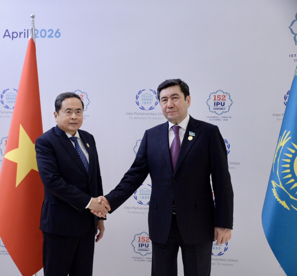 
Kơdră Kuô̆k hô̆i Trần Thanh Mẫn tơƀơ̆p Kơdră Hă viê̆n Kazakhstan Yerlan Koshanov