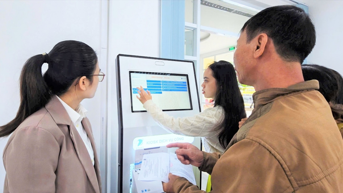 
Kon pơlei năm pơm hla ar tơ̆ Anih pơm hla ar ăn tơpôl xăh Kiến Đức