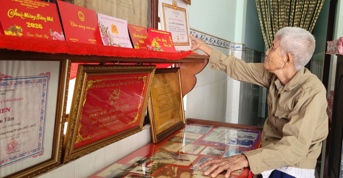 Hàng chục danh hiệu cao quý mà Đảng, Nhà nước, Quân đội trao tặng ghi nhận công lao, thành tích của nữ quân y Lê Thị Hiếu Tâm