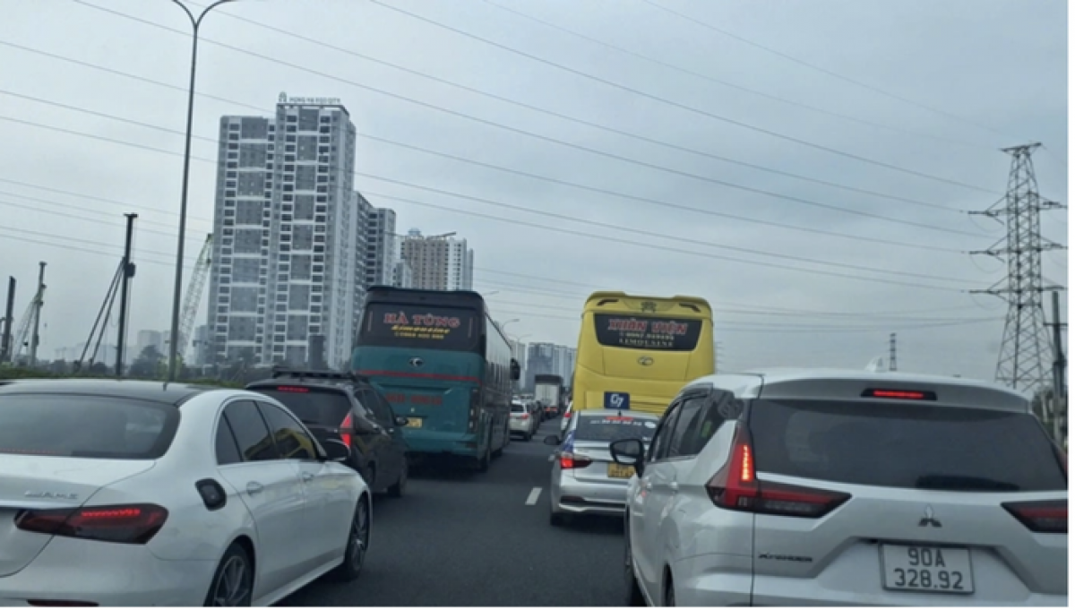 Thu tuong pandar oh luai gar tavak jalan dui atah di dom jalan Ha Noi, Ban raya Ho Chi Minh bingun padeih padei harei raya