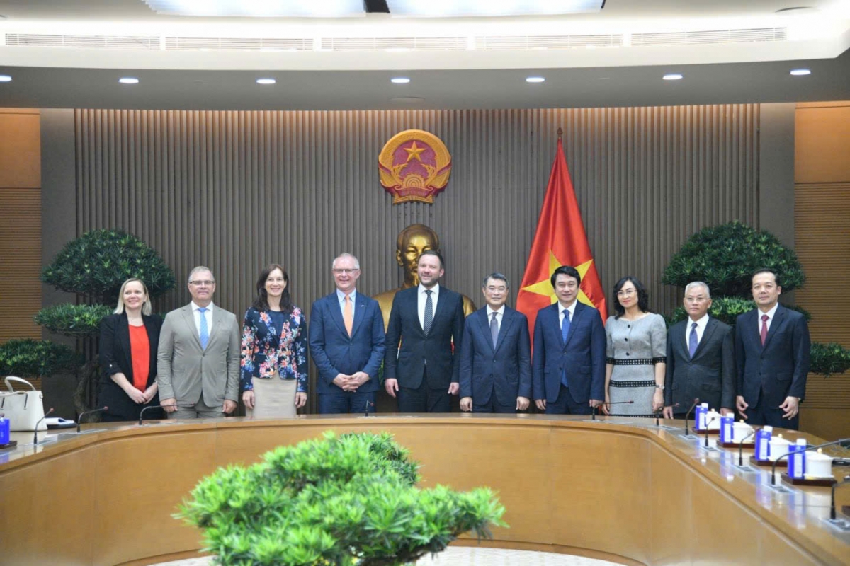 Pôa Lê Minh Hưng, Ngế pro xiâm hnê ngăn Chin phuh tơdah Ngế xiâm tơpui kâ Estonia