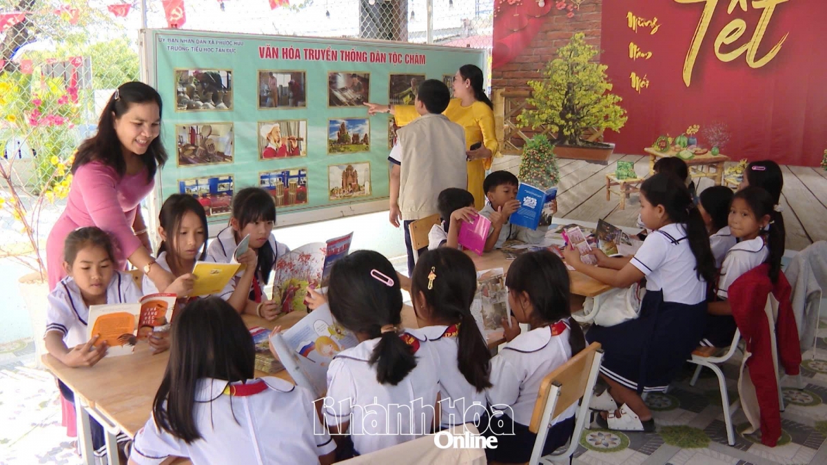 Anek saih Sang bac tieu hoc Tân Đức puac tapuk, duah thau ka ilamo Cam