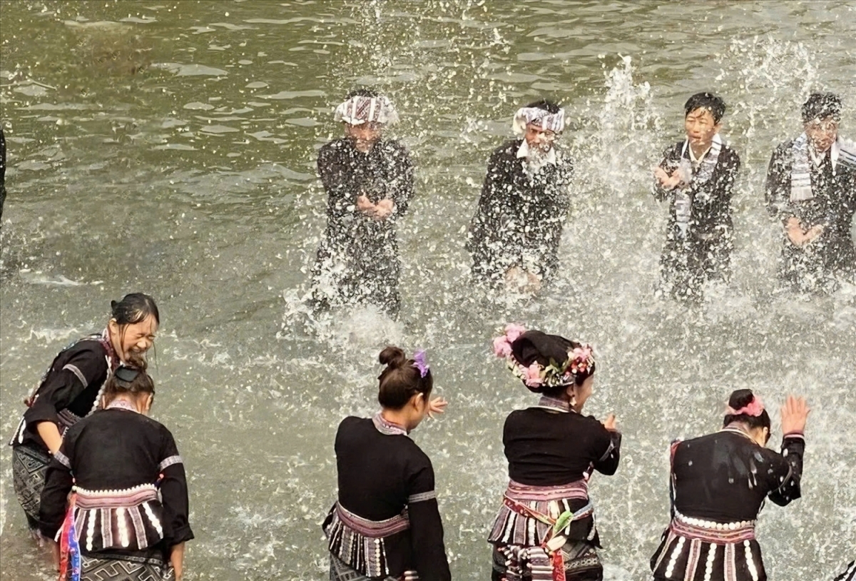 Dom urang likei, urang kamei Lào kacah gauk thac ia likau patuah jamo