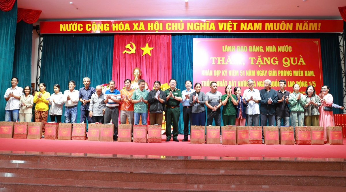 Đại tướng Nguyễn Trọng Nghĩa pà phan ală hìu nhă geh sră dong kờl tàm càr Gia Lai