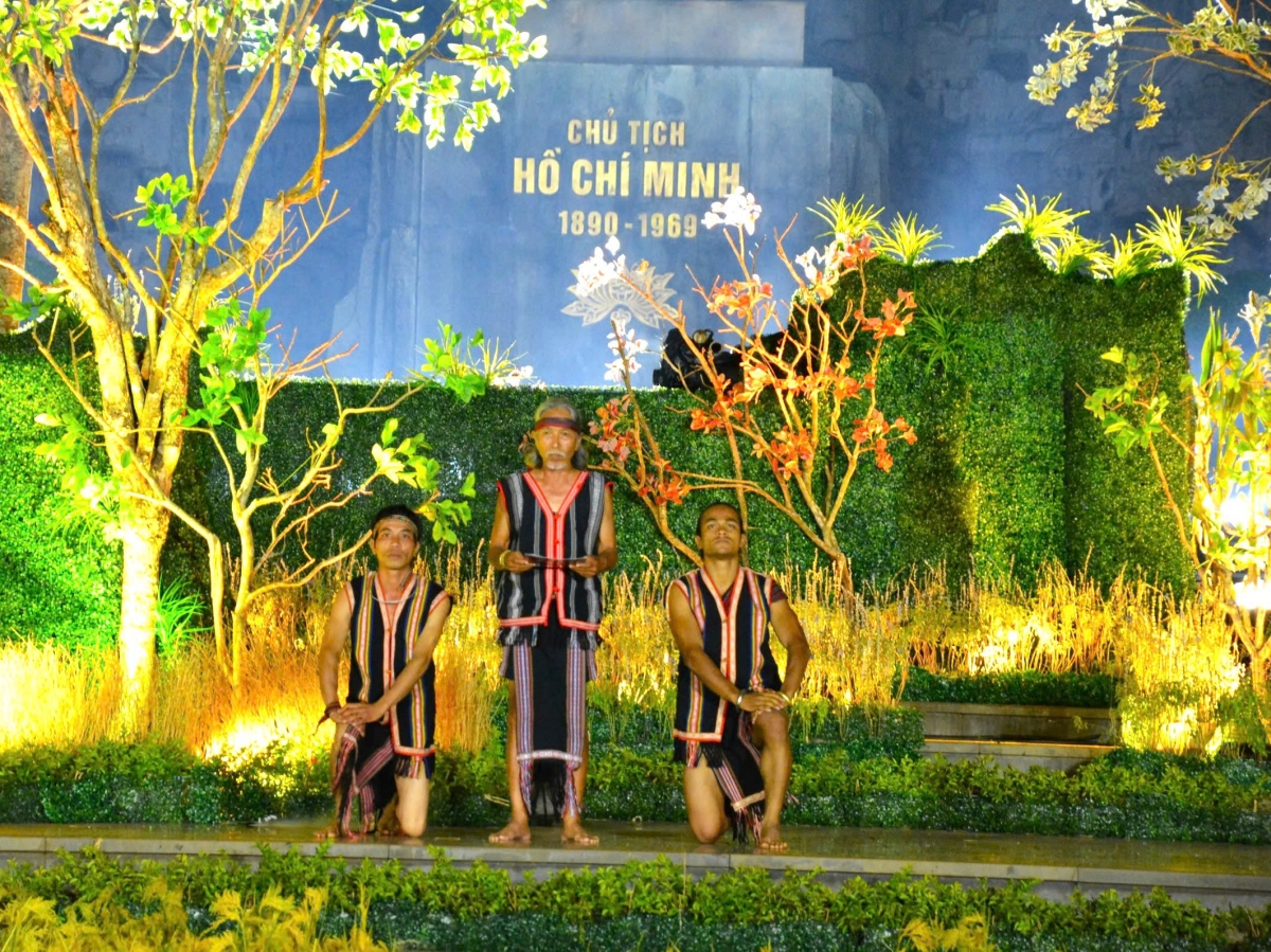 Lơh geh wơl dơ̆ dờp pang sră Wa Hồ pơyoa Pơrjum dờng ală jơi bơtiàn ờ gal cau đah Jum in