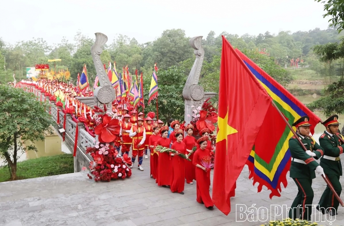 
Khul sơng pơkao, tơmam drăm soi plang ăn kơ Ƀok Dơn Lạc Long Quân. (rup ƀăo Phú Thọ)