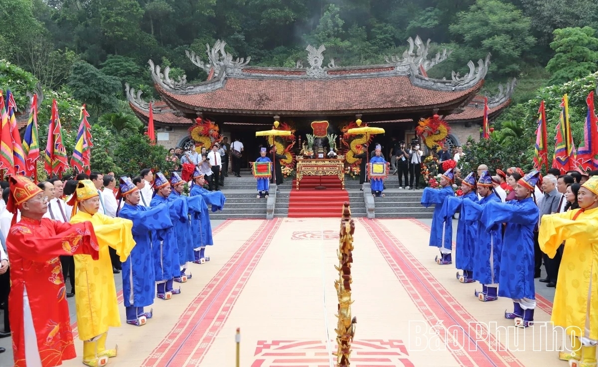 Khôi túa leh koh mơnê hnoăng kân dêi pôa xiâm Tơnêi têa Lạc Long Quân (Um: Hlá tơbeăng Phú Thọ)
