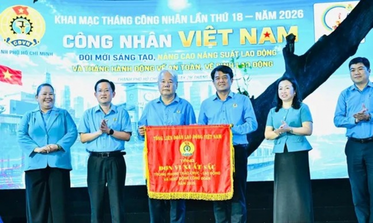 Ban raya Ho Chi Minh peih pakak Bilan Urang ngak kong mbang ka 18