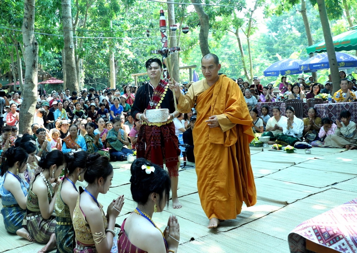 Broă lơh jrah sàh dà kơ̆p kờñ bơtuah