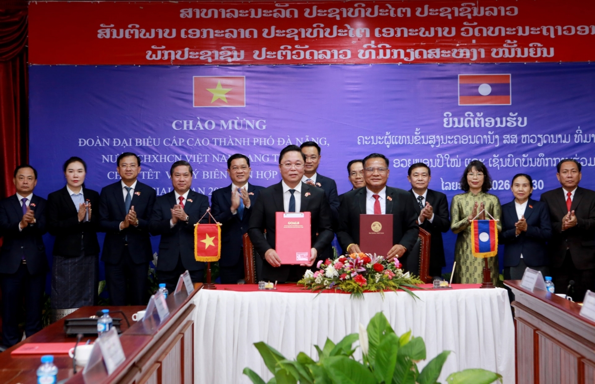 Ký kết Biên bản thỏa thuận hợp tác giữa Ủy ban MTTQ Việt Nam thành phố Đà Nẵng và Ủy ban Mặt trận Lào Xây dựng Đất nước tỉnh Salavan giai đoạn 2026 - 2031. Ảnh: T.CÔNG