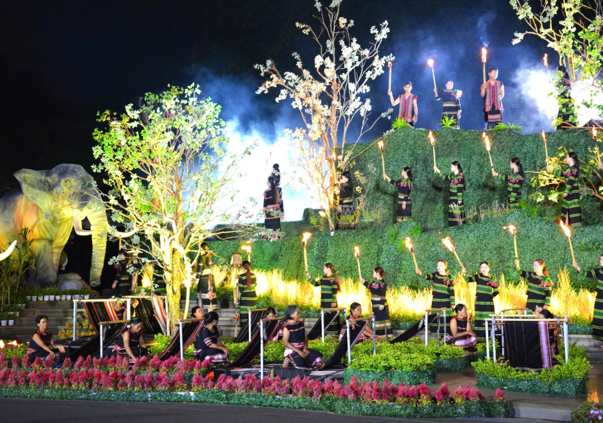 Măng njroh mprơ “Đại ngàn reo”