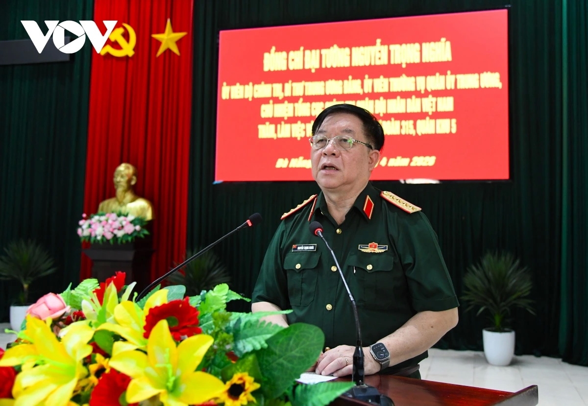 Đại tướng Nguyễn Trọng Nghĩa – Chủ nhiệm Tổng Cục Chính trị QĐND Việt Nam phát biểu tại buổi làm việc với Trung đoàn 143 (Sư đoàn 315)