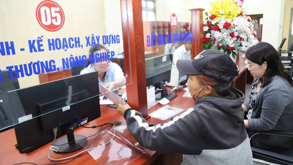 
Gơnơm đei tơlĕch jên răt hơmet tôm kơmăy ‘nao, ‘lơ̆ng, dôm Anih pơm hla ar bơ̆ jang roi ‘lơ̆ng mưh pơm hla ar ăn kon pơlei