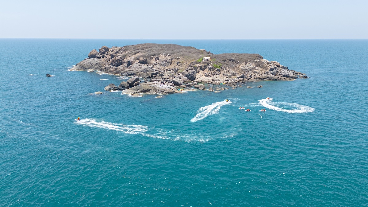 Bu năch hăn pâl ta gôl dak lêng Hòn Lao