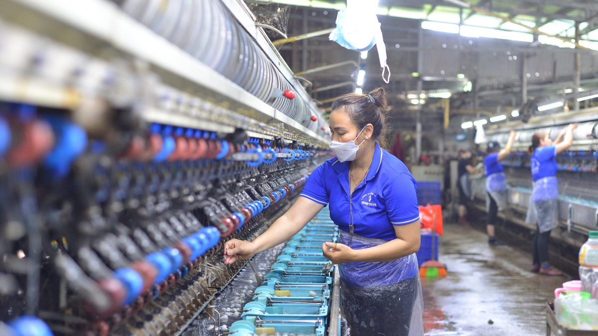 Tơm nuĭh pah kan n’hanh prăk logistics lah 2 nkô̆ nău dơi n’gor Lâm Đồng an uănh rnôk ƀư dăp rgum rkum công nghiệp lvang mhe
 