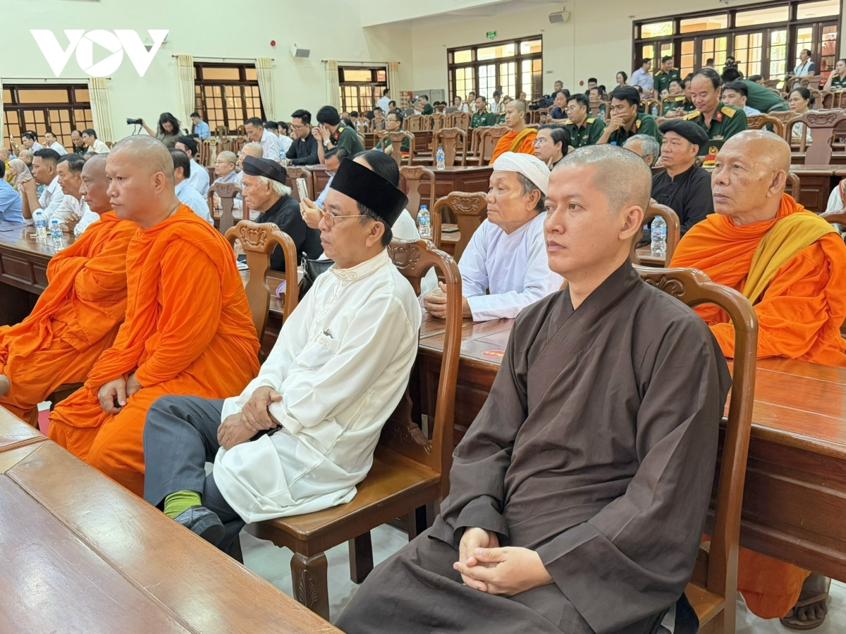 Các đại biểu tham dự Chương trình gặp mặt