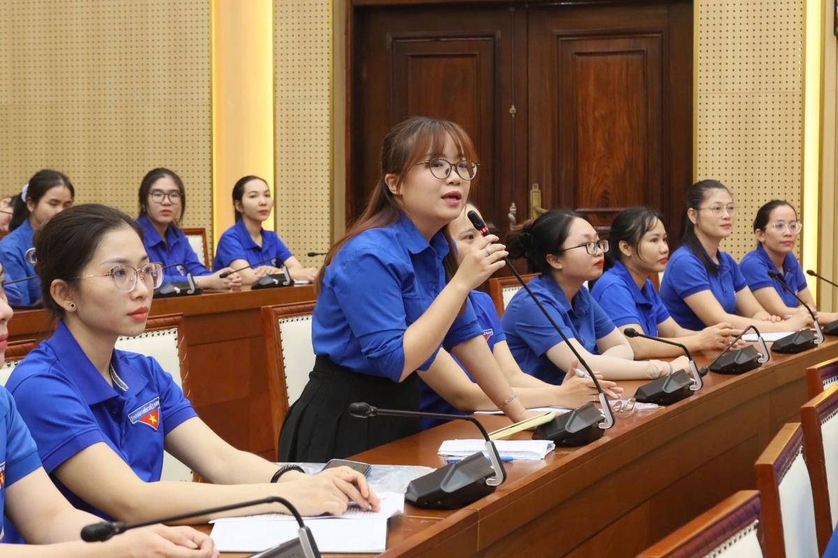 Đoàn viên, thanh niên phát biểu tại hội nghị