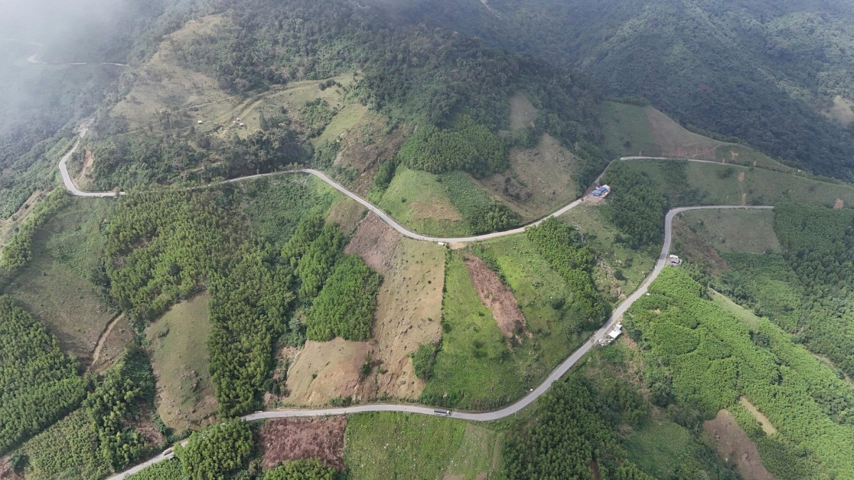 -Êlan dơ̆ng mrô 24 găn kčŭn čư̆ Vi Ô Lắc, čar Quảng Ngãi.