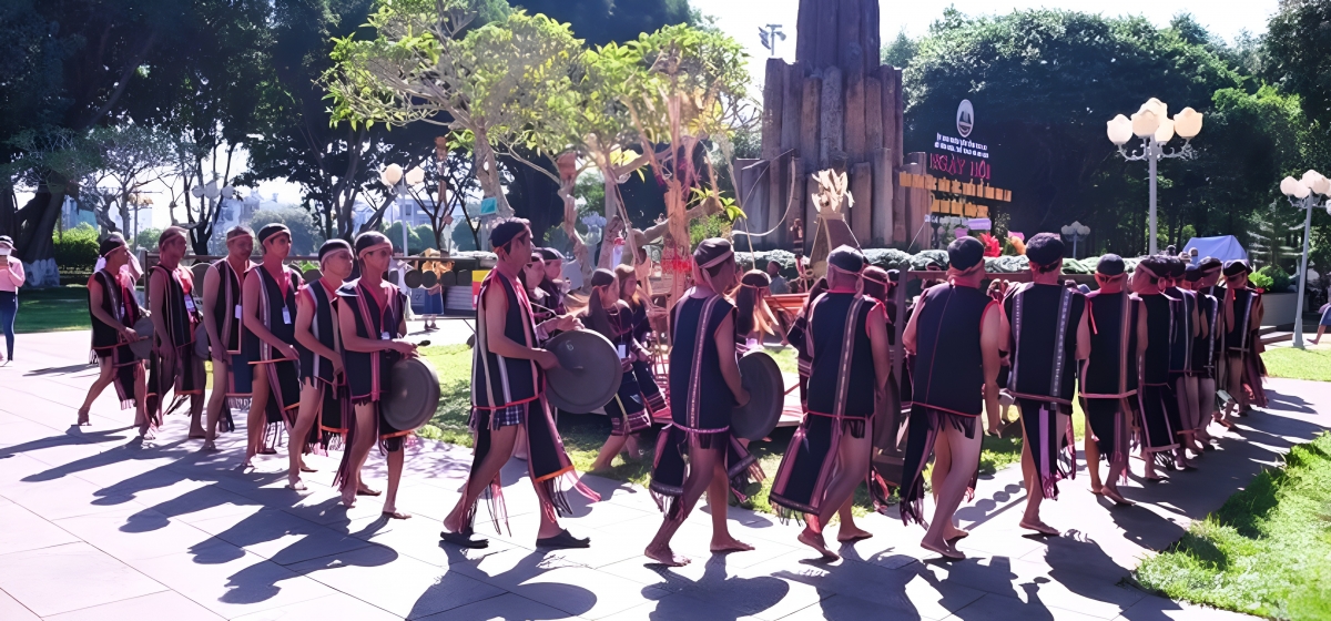 Mơngiơk mâu hdroâng kuăn ngo a Plông kân Đại Đoàn Kết a Pleiku