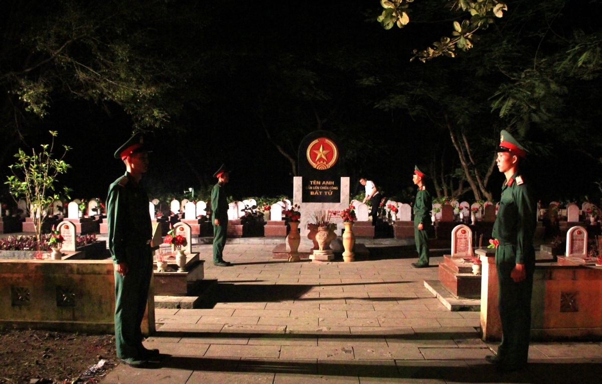 Tât aƀaơ lam dak hôm e rlău 300.000 môch tahen khĭt mô hŏ dơi năl săk
 