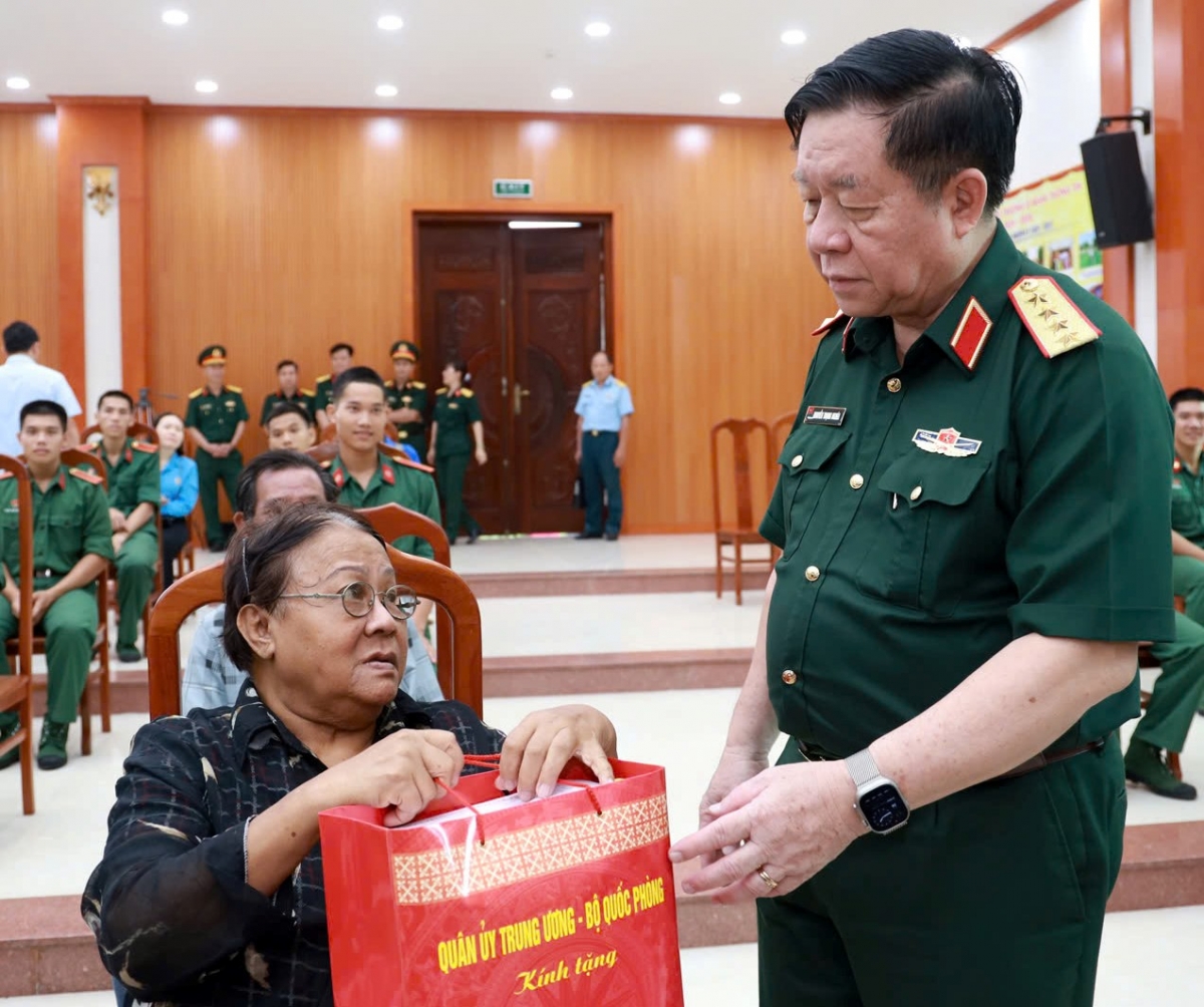 
Đại tướng Nguyễn Trọng Nghĩa jet gia pơma nuh, pơlung dôm unh hnam đei kŏng