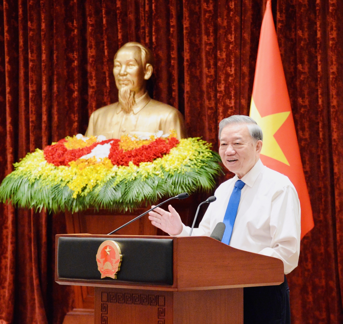 -Tổng Bí thư, Kruanh dak Tô Lâm ntoh ngơi ta rơh tâm mâp măt.