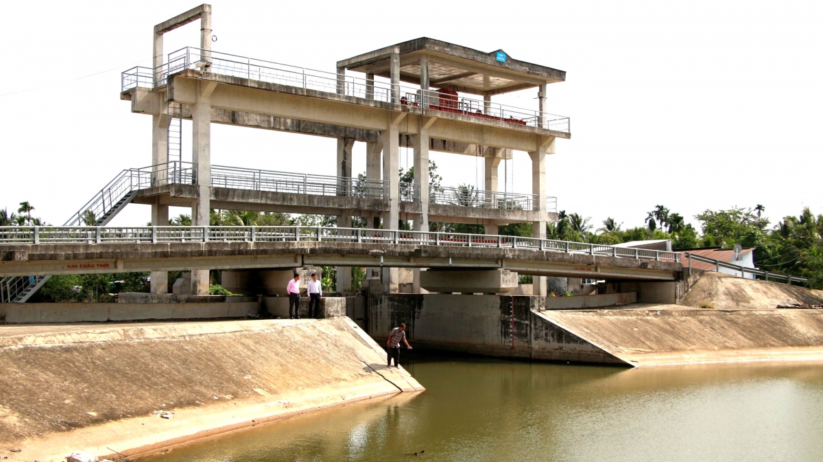 Theo dõi chặt chẽ diễn biến độ mặn để kịp thời vận hành hệ thống thủy lợi