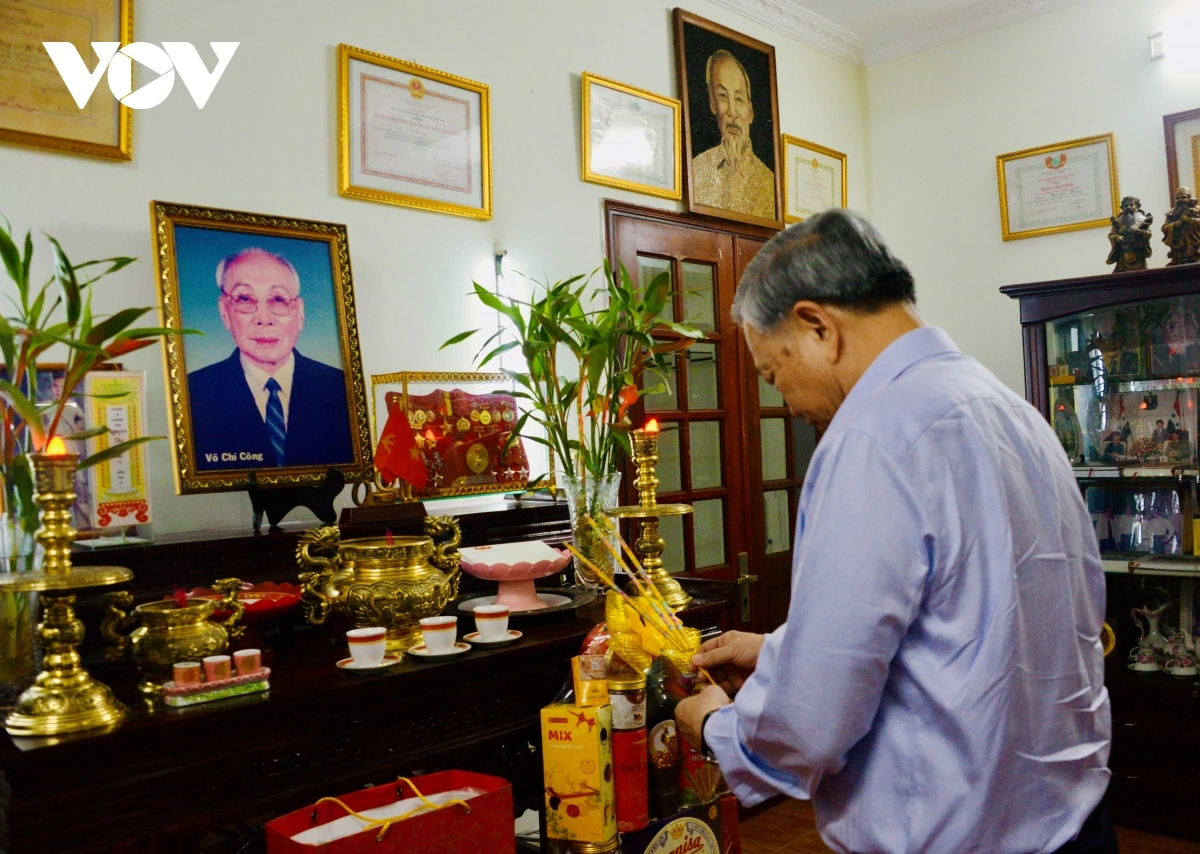 Mpôl hăn tât mpoh nhang nkah gĭt drô Kruanh Hội đồng Ngih dak Võ Chí Công