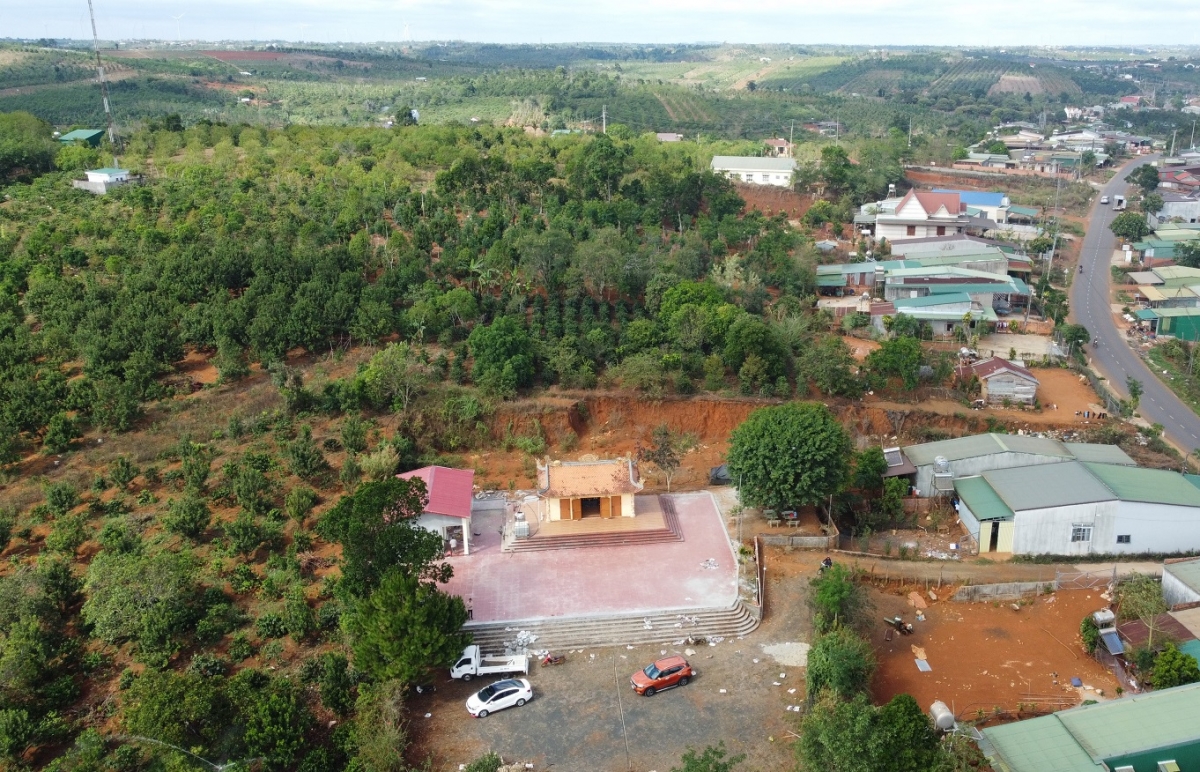 -Ntŭk mbah ryơk kađăch Hùng ta nkual n’har bri Tuy Đức.
