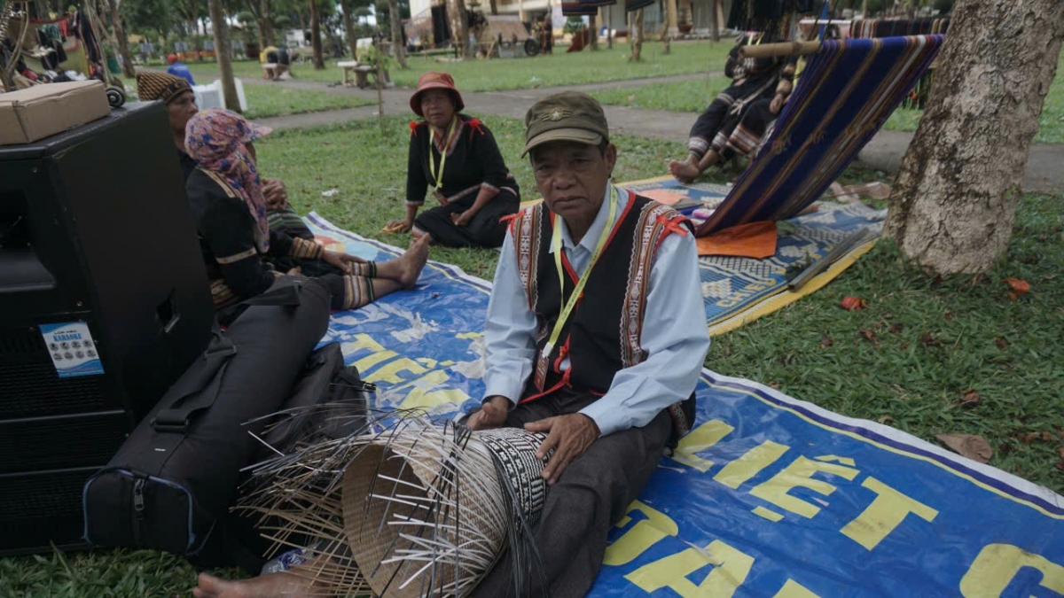 Cau chài Rmah Tung gam tàñ dùl nơm sơ̆ bàr tăp