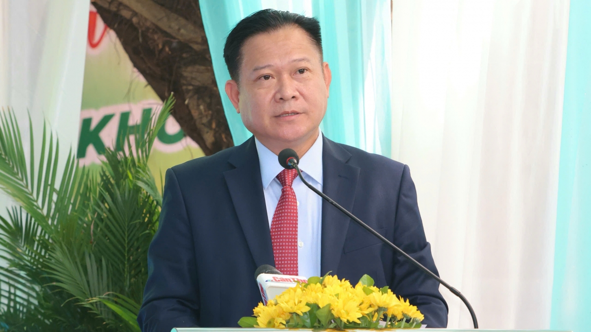 TS.BS Võ Văn Kha, Giám đốc Bệnh viện Ung bướu TP. Cần Thơ nhấn mạnh, đưa vào vận hành hệ thống xạ trị gia tốc hiện đại và hoàn thiện các cơ sở là cơ hội lớn để bệnh viện mở rộng quy mô hoạt động và phát triển theo hướng chuyên sâu, hiện đại