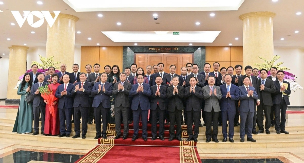 Lãnh đạo Đảng, Nhà nước và các đại biểu dự hội nghị chụp ảnh lưu niệm.