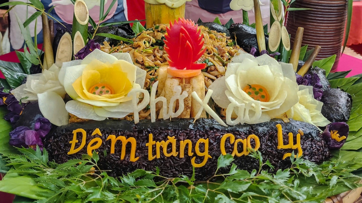 Bài thi của đội Sán Chỉ với chủ đề Đêm trăng Cao Ly gây ấn tượng mạnh.