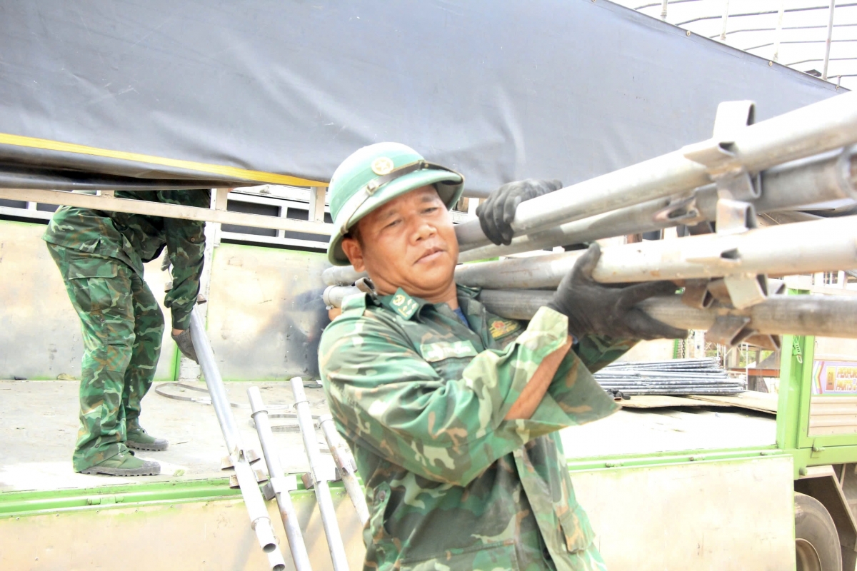 Các cán bộ, chiến sĩ tham gia hỗ trợ, được tập hợp từ 9 đơn vị thuộc Ban chỉ huy Bộ đội biên phòng tỉnh Gia Lai. Ảnh: Nguyễn Thảo/VOV-Tây Nguyên