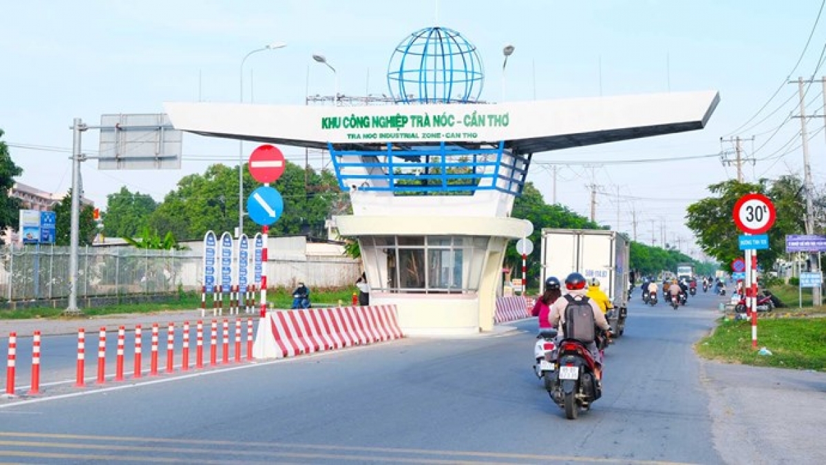 Bhum taneran kraong Cuu Long hu bruk patagok ngak mbang pablei salih glaong abih dalam negar.