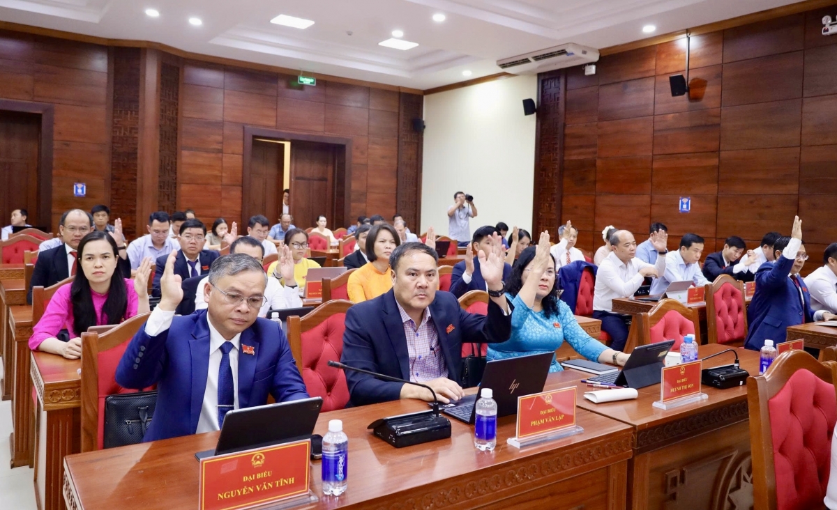 Mpồl duh broă Làng bol càr Dăk Lăk ring bal 12 Jơnau lơh nền tàm pơrjum bè bơtàu tơngguh ƀòn lơgar