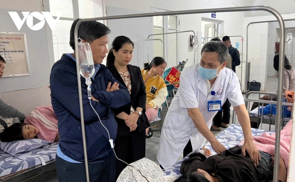 67 người phải nhập viện nghi ngộ độc do ăn bánh mì.