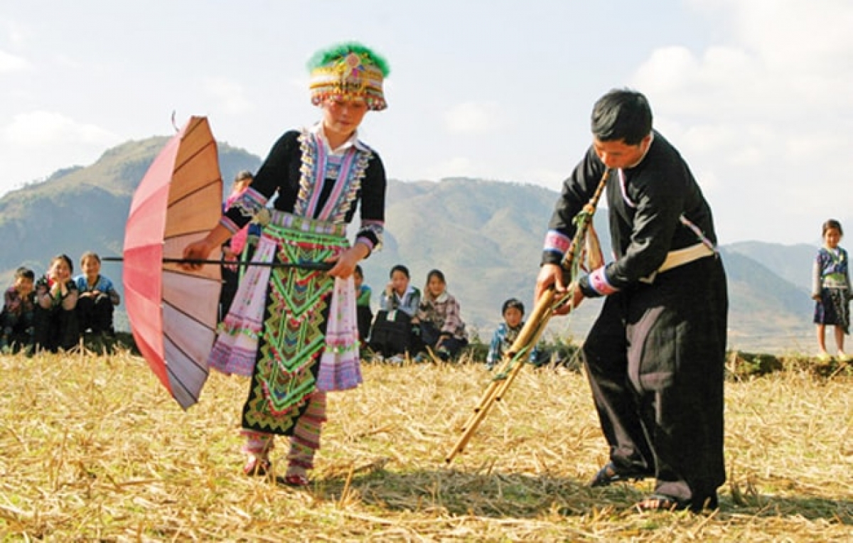 Khen HMong, sap yava di ceik glai