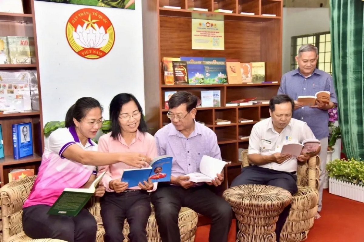 Labik ilamo Ho Chi Minh dui pachreih rilo rahra mai hirah rivang, bac megru dalam dom bingun pahadar praong