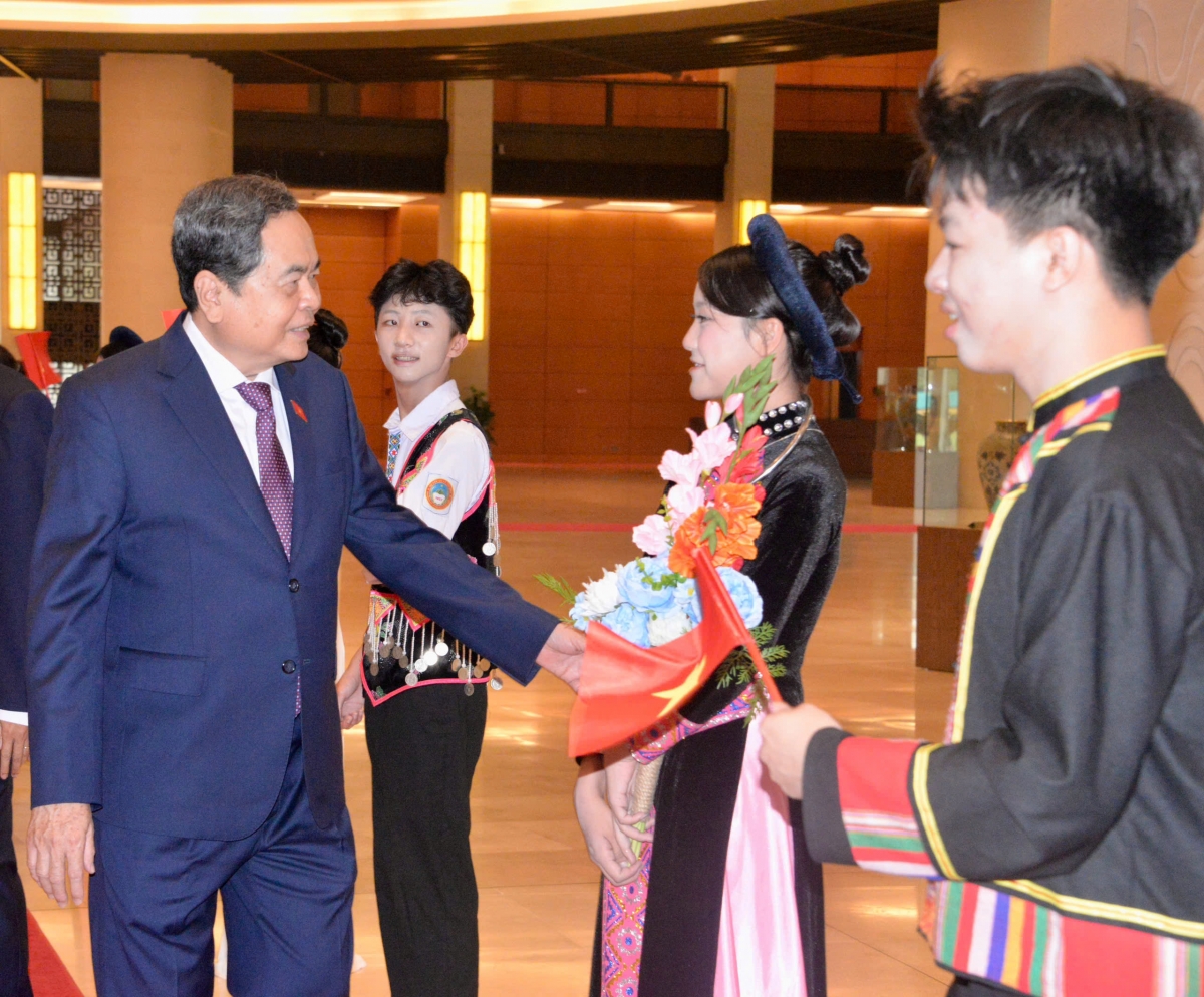 Pôa Trần Thanh Mẫn, Kăn xiâm hnê ngăn Kuô̆k hô̆i pơkâ troăng hơlâ hdrông mơngế thế inhên, achê tơdroăng nôkố