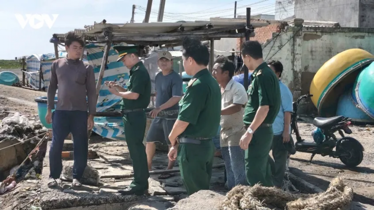 Bol lin mbien phong pasang iek gilai ikan Liên Hương