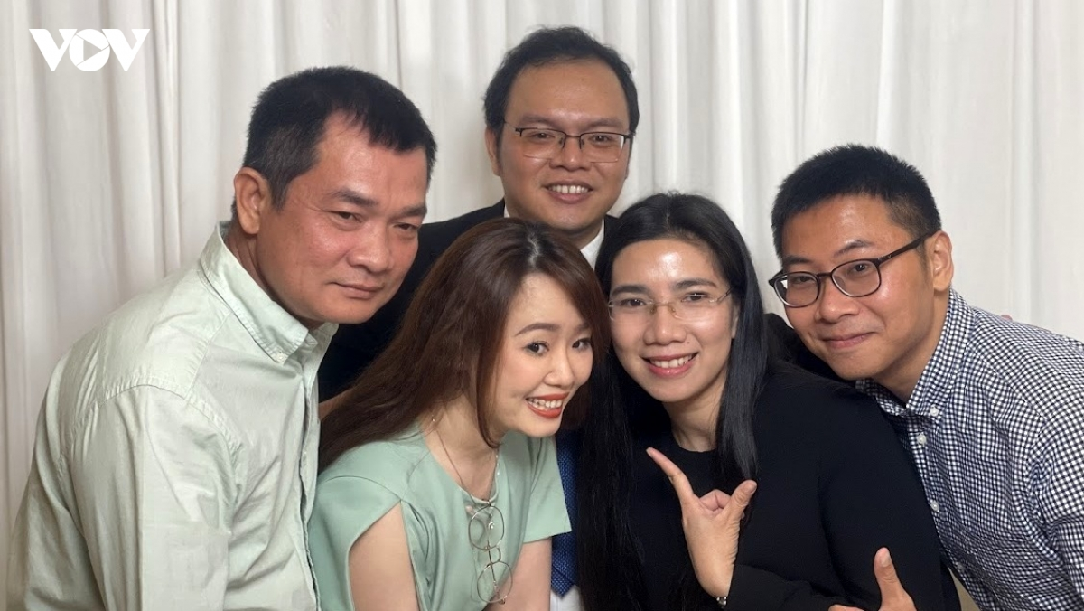 Tanut haniem phol jeng du lieu piah pasang iek ban medin