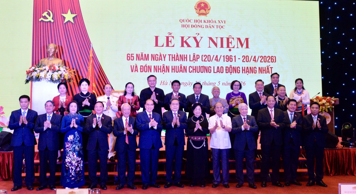 Kruanh Quốc hội Trần Thanh Mẫn đă nău kơl rnoi nuĭh an na nê̆, ngăn ngên
 